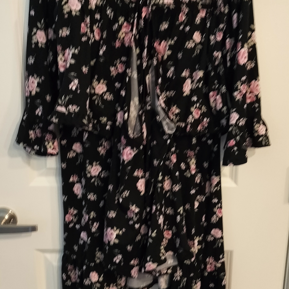 Floral Black and Pink Women's Sleepwear Set